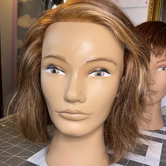 2 Pivot Point Mannequin Heads - Picture 10 of 16